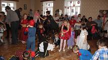 Plesovou sezónu v Partutovicích zahájila akce pro nejmenší -  Dětský karneval masek. Kromě hudby, tanečků, soutěží o sladké odměny byla připravená i  bohatá tombola a vynikající domácí občerstvení.