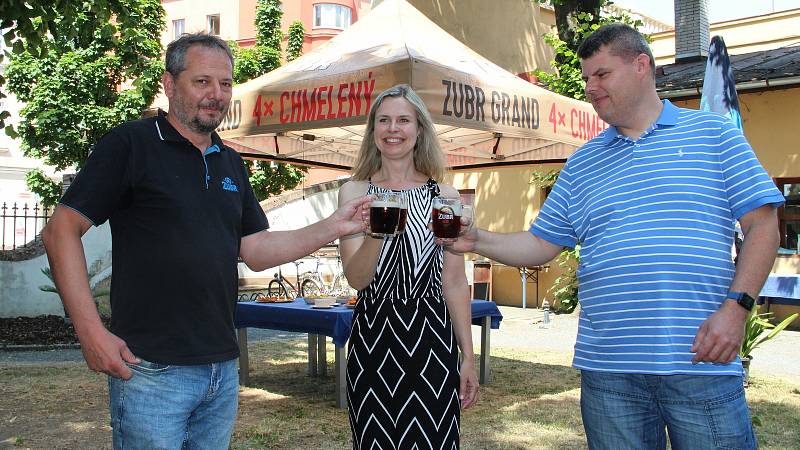 Přerovský pivovar Zubr přichází na léto s novým speciálem - polotmavou jednáctkou.