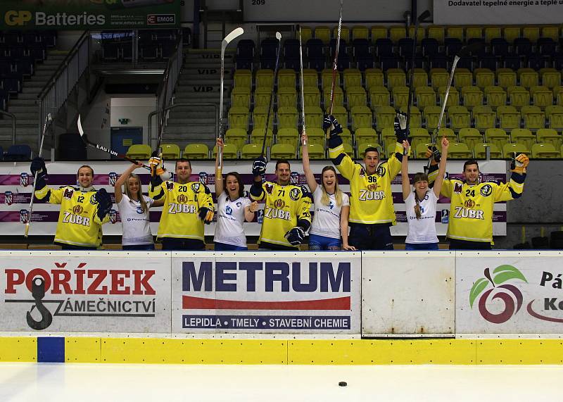 Společně za Přerov a pro děti. Tak nazvali první propojení dvou sportovních klubů volejbalistky a hokejisté HC Zubr.