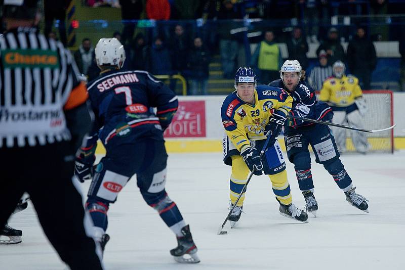 Hokejisté Přerova doma přehráli Chomutov 3:1.