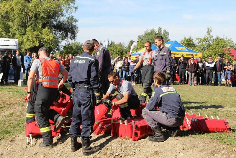 Cvičení složek integrovaného záchranného systému Bečva 2015 nad jezem Osek nad Bečvou