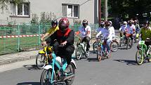 V Radvanicích se konal devátý ročník závodu mopedů, takzvaných „kozích dechů“.