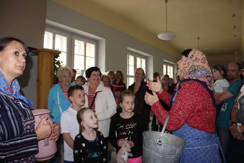 Komentovaná prohlídka výstavy Z koupelen a ložnic v Muzeu Komenského v Přerově