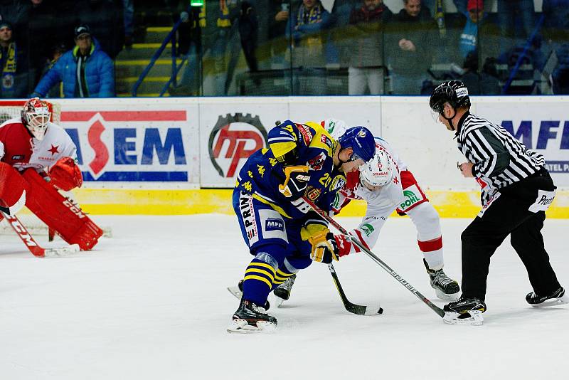 Hokejisté Přerova (v modrém) proti HC Slavia Praha.