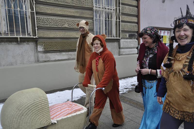 Vodění medvěda a masopustní rej si v sobotu užívali Přerované.