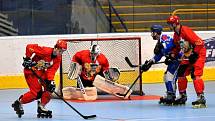 Přerovští inline hokejisté (v červeném) proti olomouckým Eagles 