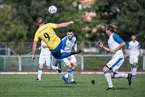 Městské derby mezi 1. FC Viktorie Přerov (v bílém) a FK Kozlovice (1:5).