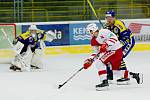 Hokejisté Přerova (v modrém) proti HC Slavia Praha.