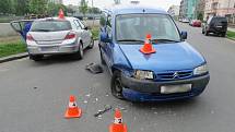 Ke srážce dvou osobních aut došlo ve středu na nábřeží Edvarda Beneše v Přerově.