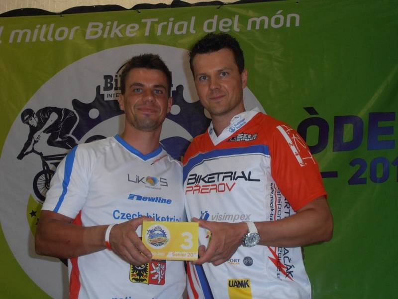 Přerovští biketrialisté v sezoně 2015. Pavel a Adam Procházkovi