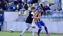 Fotbalisté Kozlovic (ve žlutomodré) proti Pelhřimovu