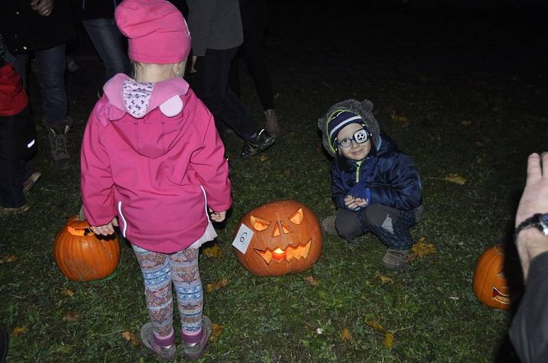 O nejkrásnější halloweenskou dýni soutěžily děti v pondělí 31. října ve venkovních prostorách Střediska volného času Atlas a Bios v Žižkově ulici v Přerově.  