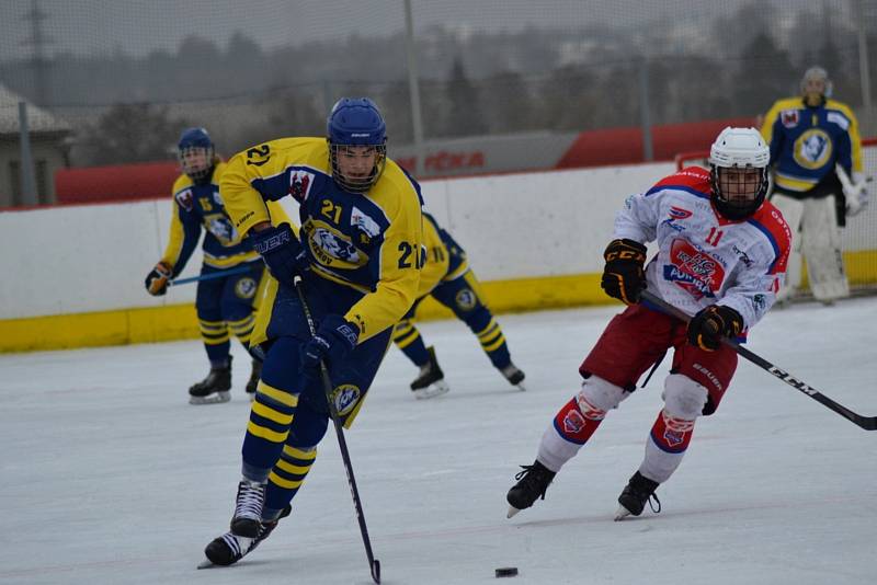 Winter Classic hokejového dorostu mezi HC Zubr Přerov a HC RT Torax Poruba.