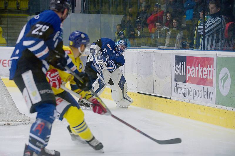 Hokejisté Přerova (ve žlutém) porazili Havířov 4:2