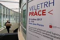 Veletrh práce v přerovském hotelu Jana.