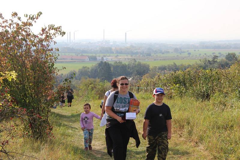 Devatenáctého ročníku tradičního pochodu Po stopách lovců mamutů se první říjnovou sobotu zúčastnila zhruba tisícovka zájemců. 