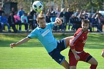 Fotbalisté Jeseníku (v modrém) proti TJ Sokol Ústí