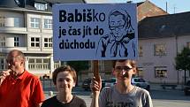 Demonstrace proti Andreji Babišovi na náměstí T. G. Masaryka v Přerově - 11. 6. 2019