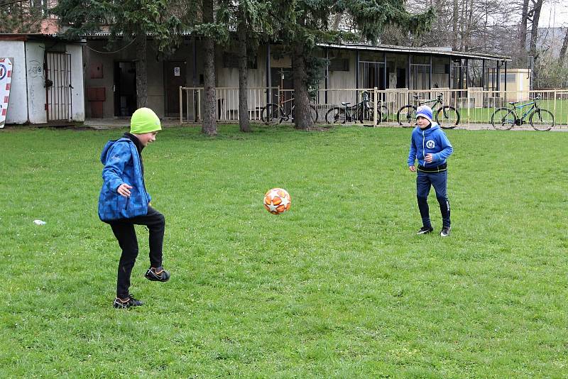 Mladí fotbalisté přerovské Viktorky se vrátili na hřiště.