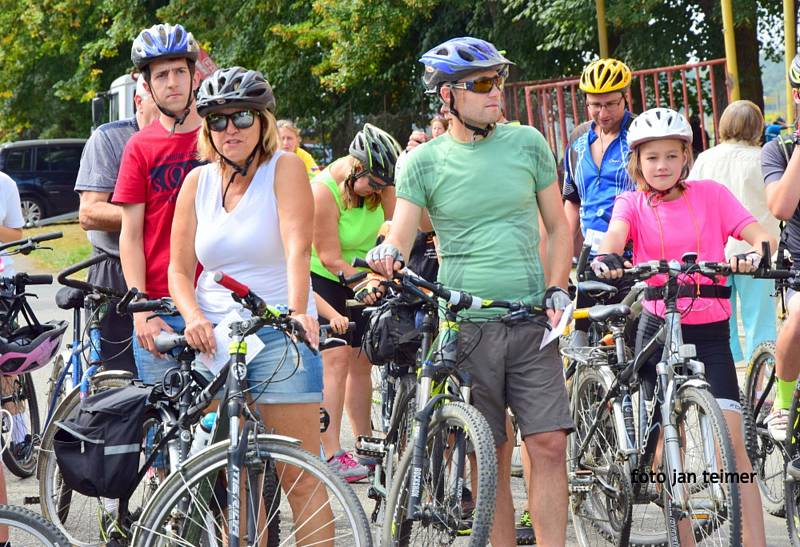 Při závodu 17. ročníku Okolo Mikroregionu Dolek Jiří Strnadel z Brodku u Přerova sice nevyhrál, ale pomohl své spoluzávodnici, která havarovala.