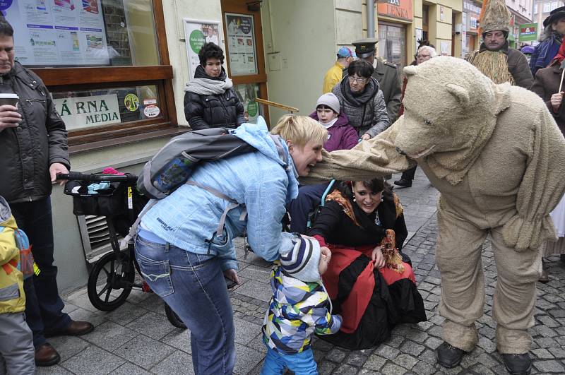 Vodění medvěda a masopustní rej si v sobotu užívali Přerované.