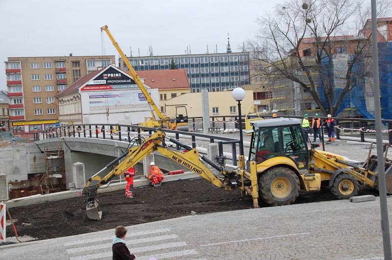 Práce na Tyršově mostě - 30.3.2012