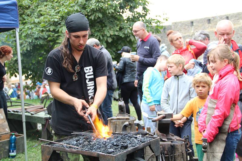 Setkání uměleckých kovářů na Helfštýně s názvem Hefaiston