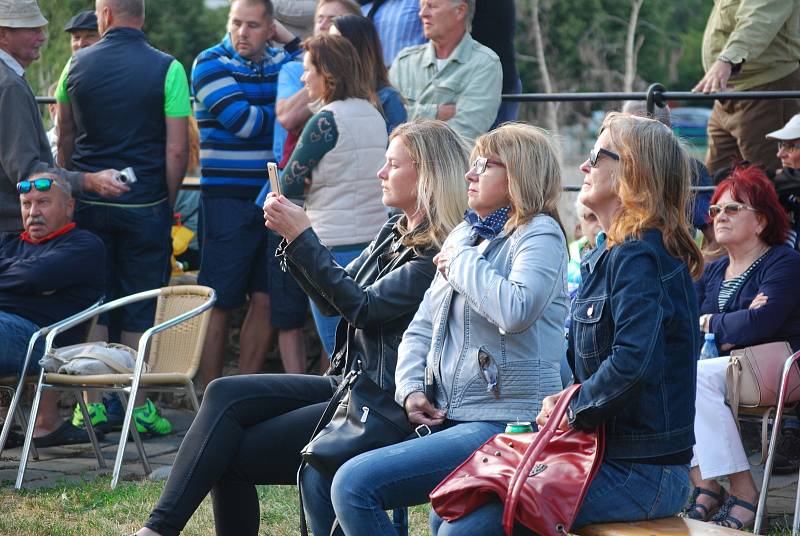 Vystoupení kapely Sleepwalker na přerovských hradbách