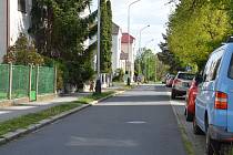Obyvatelé Durychovy ulice v Přerově už před časem sepsali petici, ve které si stěžovali na rychlou jízdu řidičů. Město jejich námitkám vyhoví a sníží rychlost v ulicích u hřbitova na 30 kilometrů v hodině.