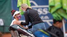 Finále dvouhry tenisového turnaje ITF v Přerově s dotací 25 000 amerických dolarů. Grace Minová (ve žlultém) porazila Georginu Garcii-Perezovou.