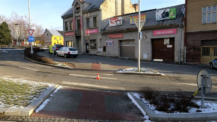 Policisté hledají svědky dopravní nehody, která se stala 22. ledna v Lipníku nad Bečvou.