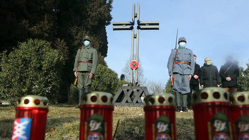 Nový kříž na městském hřibově v Lipníku nad Bečvou připomíná oběti ze zdejších lazaretů z období Velké války