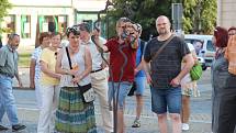 Venkovní výstavu Kov ve městě otevřela v pátek 8. června slavnostní vernisáž v centru Lipníku nad Bečvou