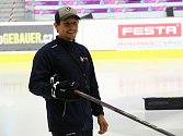 Hokejový trenér přerovské mládeže Vít Černohous usiluje o vítězství v soutěží Díky, trenére.