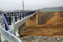 Mosty u Vinar a Čekyně, které jsou součástí dálnice D1 mezi Lipníkem a Přerovem.