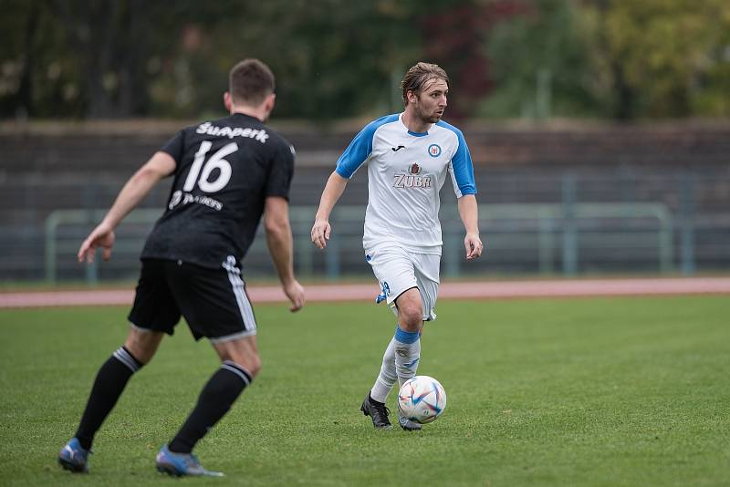 Fotbalisté Přerova (v bílém) porazili FK Šumperk 5:0.