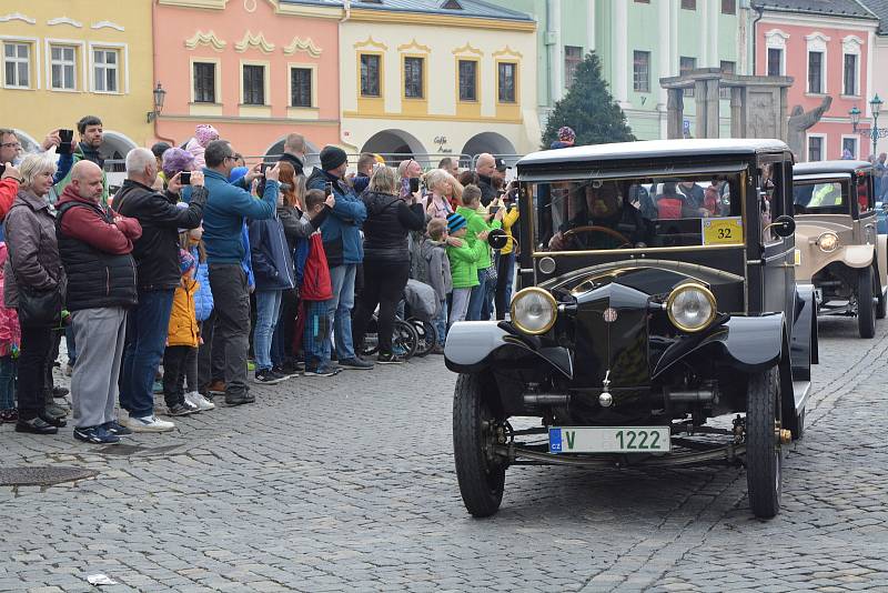 Automobiloví a motocykloví veteráni zahájili v neděli v Přerově jarní sezonu