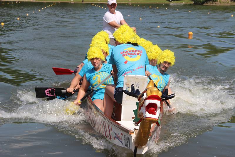 Festivalem dračích lodí ožil o víkendu areál přerovské Laguny.