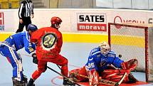 Přerovští inline hokejisté (v červeném) proti olomouckým Eagles 