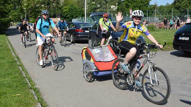 Cyklisté v neděli ráno odstartovali sezonu na cyklostezce Bečva. Na start u sportovní haly v Přerově dorazila zhruba stovka lidí. 28. května 2023
