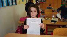 Své první vysvědčení dostali ve čtvrtek 31. ledna také prvňáci ze Základní školy Trávník v Přerově.