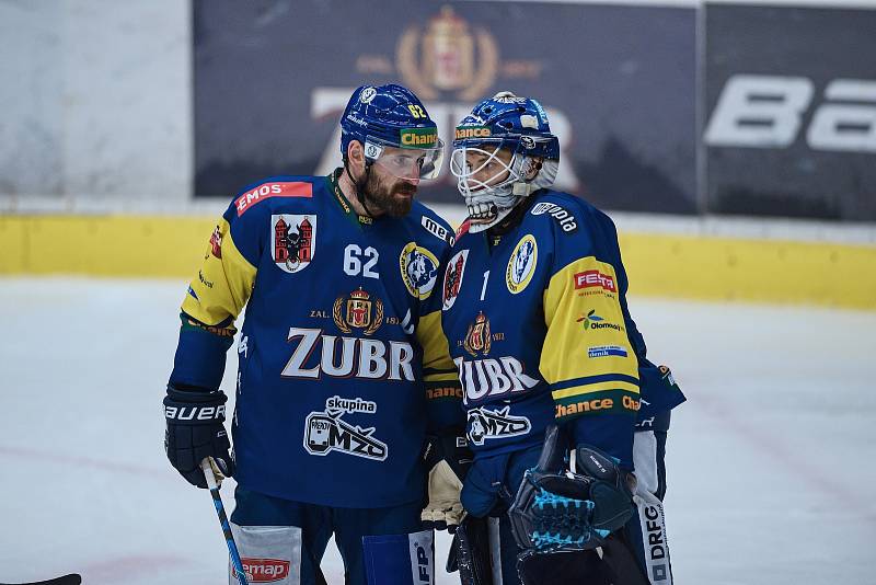 Hokejisté Přerova (v modrém) porazili Vrchlabí.