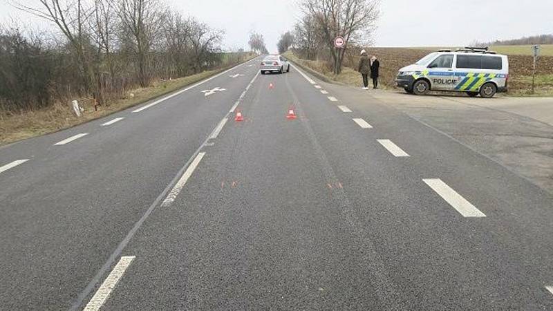 S vážným zraněním byl převezen do nemocnice cyklista, který se srazil s BMW na hlavním tahu mezi Olomoucí a Přerovem u Žeravic