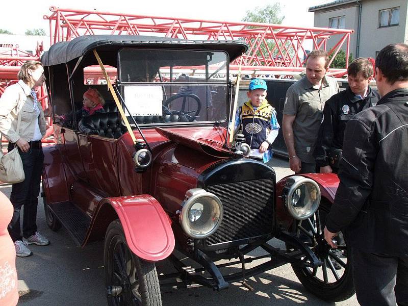 Veteránská jízda zručnosti v Přerově