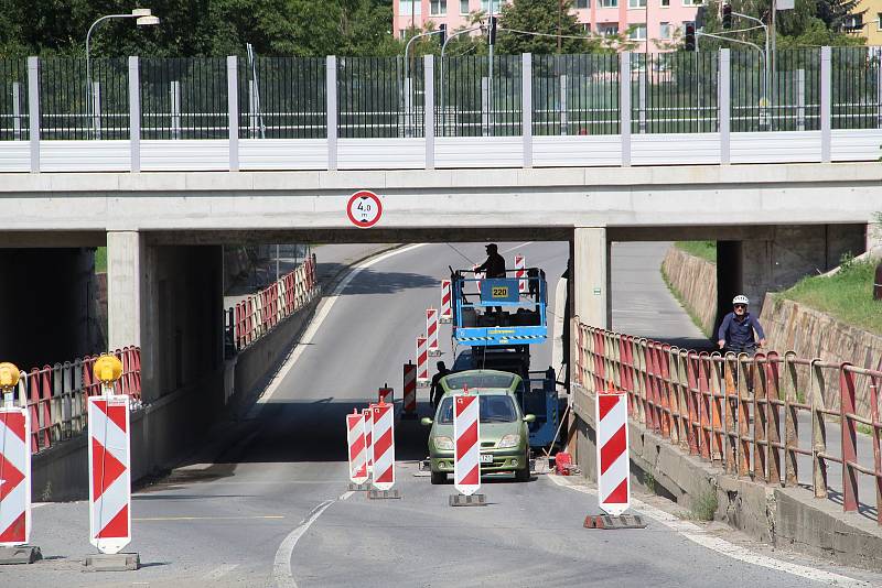 Kvůli stavbě okružní křižovatky u Lidlu je největší místní část Přerova Předmostí doslova odříznutá od světa.