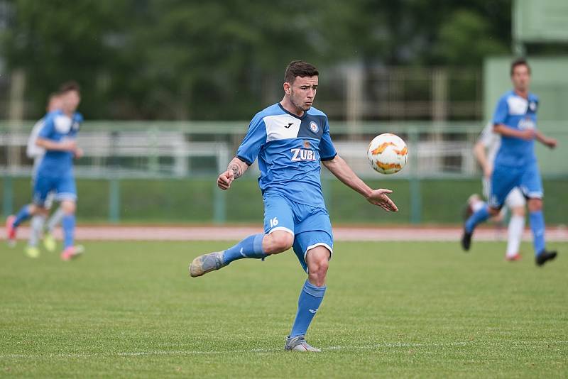 Fotbalisté Přerova (v modrém) v přátelském utkání s 1. HFK Olomouc