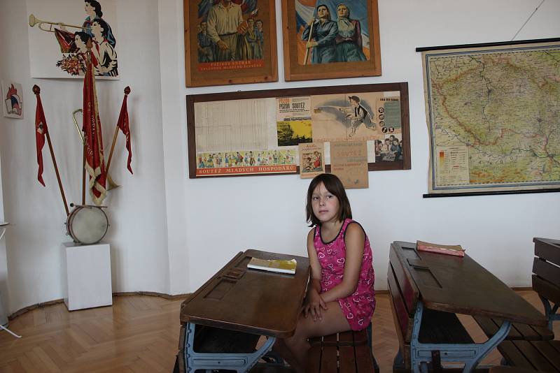 Návštěvníci Muzea Komenského v Přerově se mohou podívat do historických učeben - od Komenského až po období socialismu.