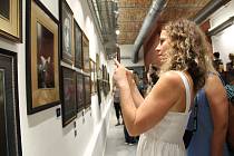 Výstava světově uznávaného fotografa Jana Saudka v Galerii města zahájila v pátek odpoledne Svatovavřinecké hody v Přerově.