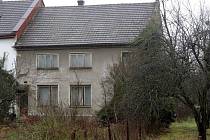 První dům v Dluhonicích, který majitelé prodali kvůli stavbě dálnice D1