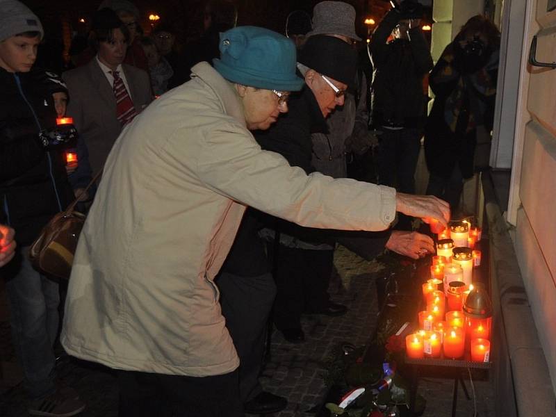 Den boje za svobodu a demokracii si připomněli ve čtvrtek 17. listopadu vpodvečer Přerované.